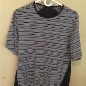 Lululemon short sleeve shirt